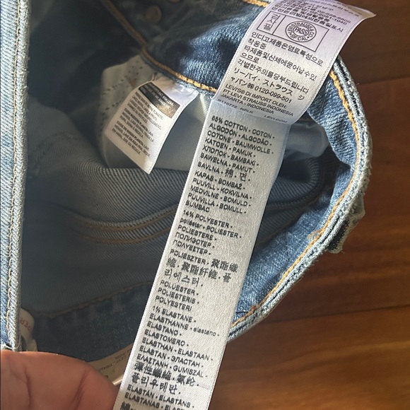 Levi's 70s Style Flare Bell Bottom Jeans -Size 25 - NWT - Picture 14 of 14